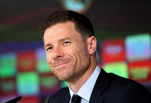 不會(huì)下課！羅馬諾：阿隆索未收到任何關(guān)于即將被皇馬解雇的通知