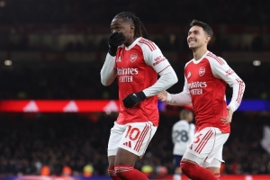 榜首大戰(zhàn)！歐足聯(lián)預(yù)測(cè)槍手拜仁首發(fā)：埃澤薩卡出戰(zhàn)，凱恩卡爾首發(fā)