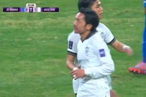 申花第30分鐘先丟一球，VAR核實不越位，申花0-1落后神戶