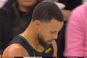 自己也有點沮喪！庫里傳大空位的理查德給高了 直接出界了