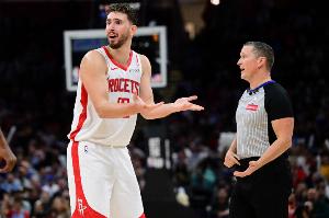 迷失自我？申京近3戰(zhàn)場均16分&總正負值-18 此前13場23.4分&+142