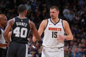 周五競(jìng)彩籃球強(qiáng)檔：馬刺大戰(zhàn)掘金 杯賽晉級(jí)名額之爭(zhēng)