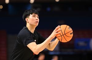 蘇群：防韓國隊的3分是重中之重 絕不能以為他們不準或者體能下降