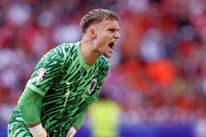 維爾布魯根：撲出點(diǎn)球要感謝教練團(tuán)隊(duì) 夢(mèng)想能代表荷蘭參加世界杯