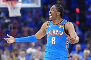 確實有點生銹！杰倫威首秀上半場7中1得4分2板5助1斷