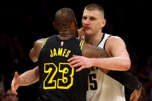 詹姆斯：在我交手過(guò)的球員里 沒(méi)有人比約基奇更具統(tǒng)治力且更全面