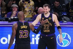 詹姆斯談NBA杯冠軍：只關(guān)注眼前的比賽 這對我們來說是最重要的