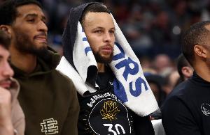 靜雨：小佩頓球場(chǎng)嗅覺(jué)堪稱(chēng)NBA角色球員之最 庫(kù)里可安心休息一陣了