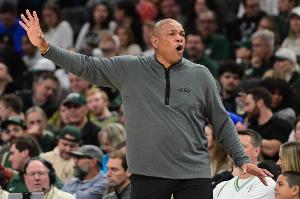 老里：我們太需要一場勝利了 今晚球隊的執(zhí)行力很好