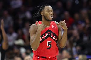 能攻能傳很高效！奎克利半場16分鐘 7中5拿到12分6助攻