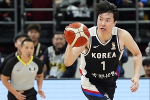 不講道理準(zhǔn)！韓國男籃上半場(chǎng)33中21&命中率高達(dá)63.6% 三分球10中7