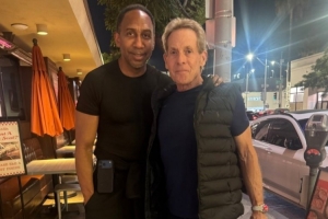 兩大詹黑合體！Skip曬與A·史密斯合照：我們暢聊過去現(xiàn)在未來