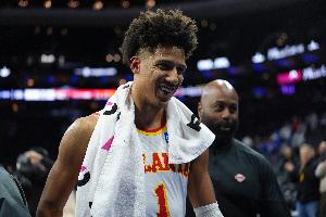 從發(fā)展聯(lián)盟打成新鷹王！老鷹全能戰(zhàn)士崛起 他讓楊少俠感受到危機(jī)