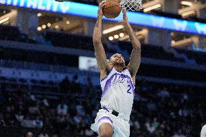 李凱爾出戰(zhàn)25分鐘&7中3拿7分3助3斷1帽 出現(xiàn)5次犯規(guī)