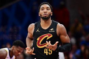 不在狀態(tài)！米切爾半場7中2拿到5分3板4助 有3失誤&正負(fù)值-6