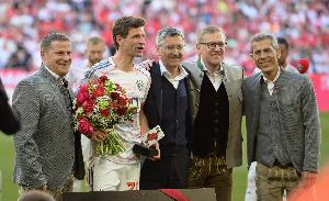 赫內(nèi)斯：讓穆勒離隊(duì)的決定至關(guān)重要，他留隊(duì)將擠壓年輕人出場(chǎng)時(shí)間