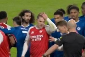 今日趣圖：昨晚看似利物浦2-0西漢姆聯(lián)，實(shí)則斯洛特2-0薩拉赫