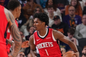 沒懸念了！小賈巴里·史密斯&阿門續(xù)命三分都投出三不沾