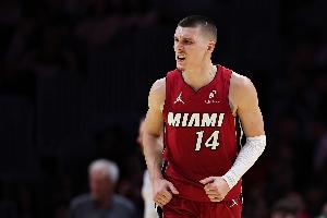 不講道理！時間即將耗盡 希羅面對萊昂納德超遠(yuǎn)壓哨命中