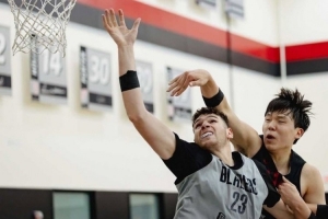 拓記：下賽季楊瀚森或成為首發(fā)中鋒 但本賽季會一直有所起伏