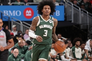 狀態(tài)喜人！小凱文·波特半場(chǎng)9中7得17分3板4助 另有2搶斷1蓋帽