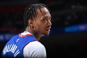 霍蘭：防守是我們的立足之本 戰(zhàn)勝老鷹證明了我們過去一年的成長