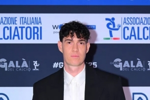 巴斯托尼：祝賀那不勒斯贏得上賽季意甲，這賽季國(guó)米爭(zhēng)取所有榮譽(yù)