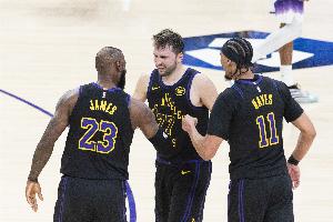 湖記：湖人的上限和掘金、火箭是一個(gè)級(jí)別的 但是下限更低