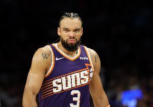 狄龍：詹姆斯10分里夫斯12分（實際16分） 我們的防守聯(lián)盟前五