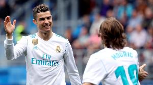 魔笛：我加盟皇馬第1天到更衣室，C羅在按摩床上說“你終于來了”