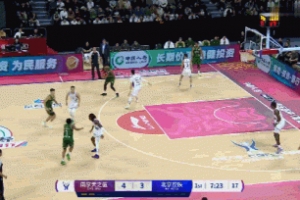 偷師追夢？所羅門弧頂假手遞手直接突破雙手暴扣