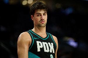 可惜空砍！阿夫迪亞近3戰(zhàn)場(chǎng)均31分11板10.7助 命中率50%