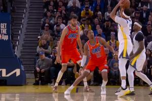 這和他哥有啥區(qū)別？賽斯脫節(jié)三分照樣轟進 7中6轟14分 隨后被換下