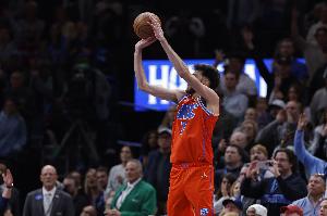 切特：關(guān)鍵時(shí)刻要讀懂對手的防守策略 遇到防守變化要及時(shí)調(diào)整