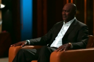 氣場(chǎng)全開！喬丹：若我打街球不幸受傷 但我的合同仍然有保障