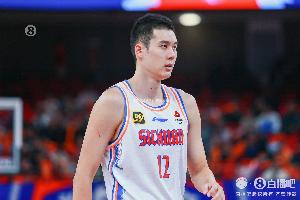 效率太低！李金效13投僅3中拿到10分 正負(fù)值-16