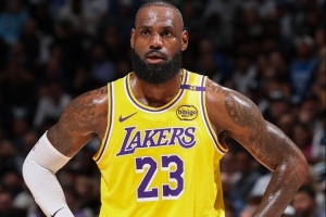 鐵林談?wù)材匪梗河袝r(shí)候變老 似乎就是在一夜之間發(fā)生的