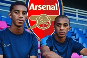 記者：金特羅兄弟通過阿森納體檢，兩人已經(jīng)返回厄瓜多爾