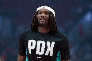 可以健康但別這么健康！羅威半場2中2 得到4分3板2帽