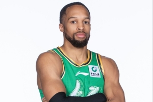 投射沒問題！杰隆·布朗14中8&4記三分拿下21分2板3助1斷