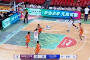 外援的威力！克羅斯半場(chǎng)11中9砍24分&漢普頓半場(chǎng)8中4得14分