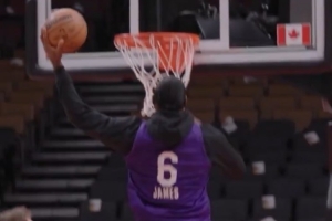 全員扣將！湖人曬訓(xùn)練片段：詹姆斯 蒂耶羅 海斯等連續(xù)爆扣