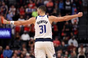 被莫蘭特刺激了？ 對(duì)陣灰熊至今 克萊場(chǎng)均砍下17分&4.6個(gè)三分