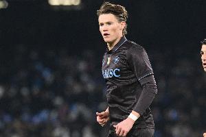 斯基拉：洛博特卡受傷，那不勒斯周末踢尤文中場可能只剩小麥