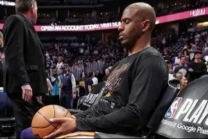 快船就這樣對待保羅？！