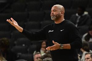 活塞主帥：對(duì)手聯(lián)防拖慢我們節(jié)奏 本可以傳球更流暢這是我的責(zé)任