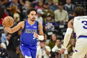 就是自信！小內(nèi)姆哈德半場7中5&三分3中3砍13分3板6助 次節(jié)11分