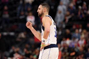 外線神準(zhǔn)！克萊5記三分球射落17分3板1助1帽