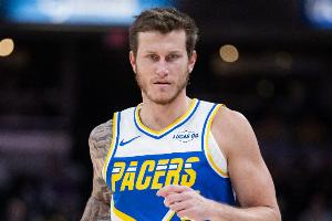 火箭舊將！加里森·馬修斯斜刺突破 飛身上籃打進加罰