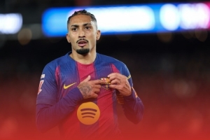 每體：拉菲尼亞沒有經(jīng)紀(jì)人也無意離隊(duì)，他堅(jiān)定想留在巴薩履行合同